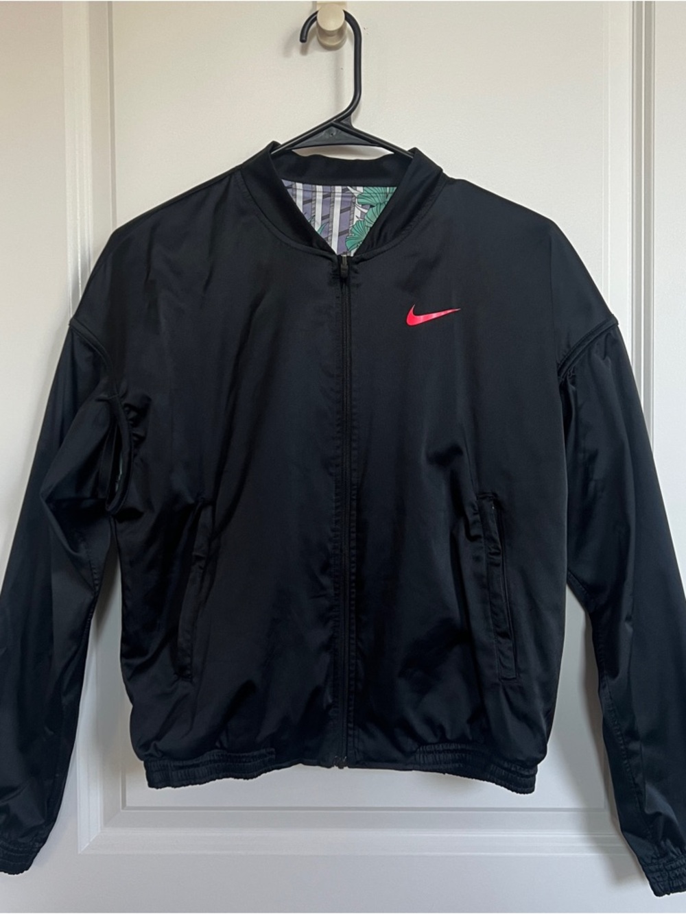 Nike Women’s Reversible Bomber Jacket (Black/Patterned) with Red Swoosh